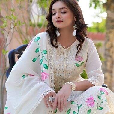 Chikankari Embriodery Kurti Set